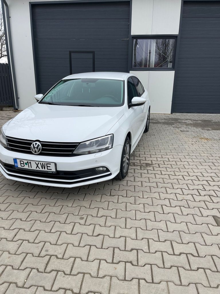 Vând Volkswagen Jetta în rate