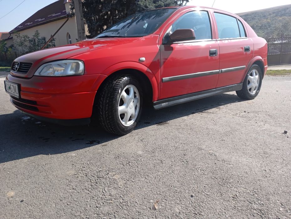 Vând urgent Opel Astra benzină 1.2 1850 RON fix