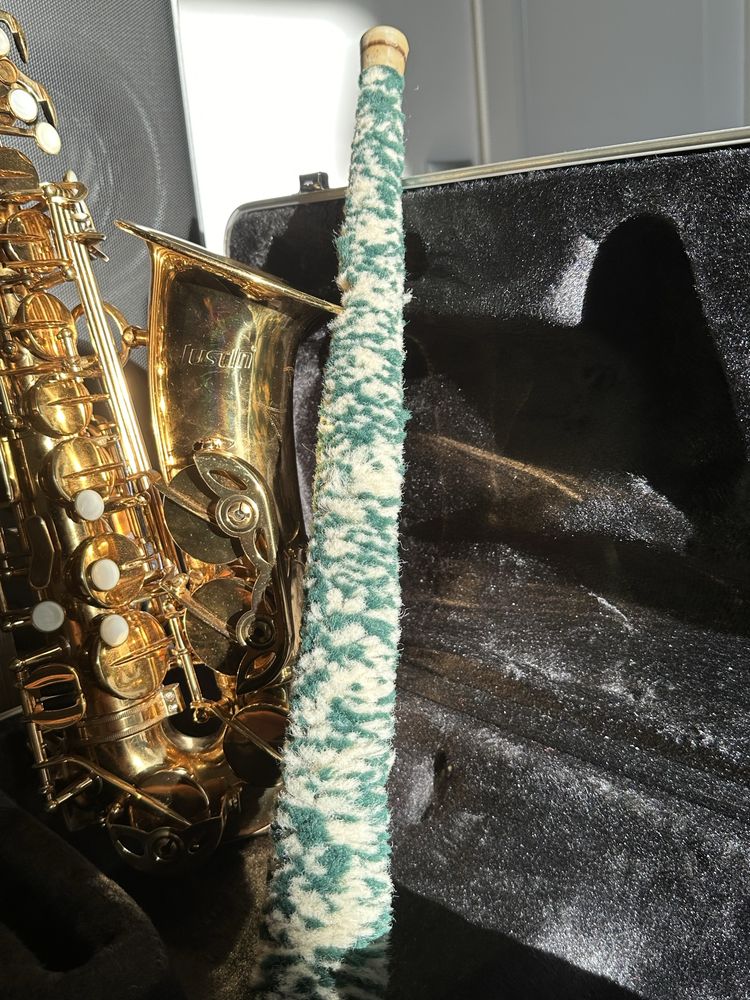 Vând Saxofon Alto JUSTIN