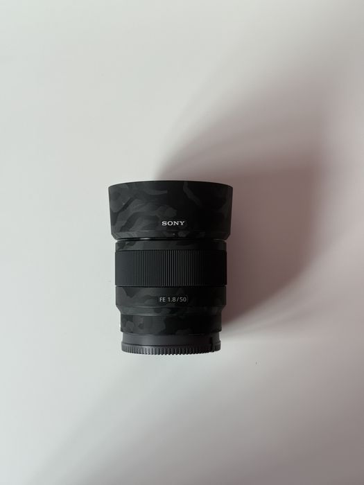 обектив Sony FE 50mm f/1.8