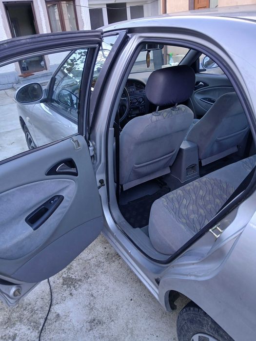 Vând Nubira ||,masina merge foarte bine.