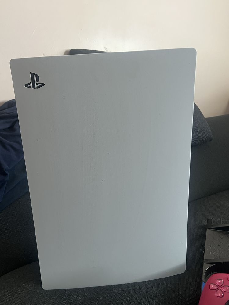 Продавам Playstation 5
