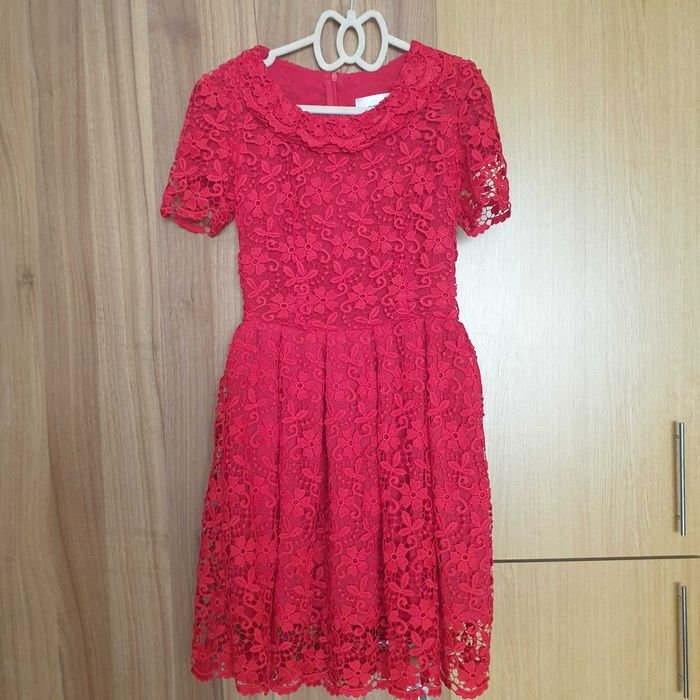 Rochie dantelata, purtata o data