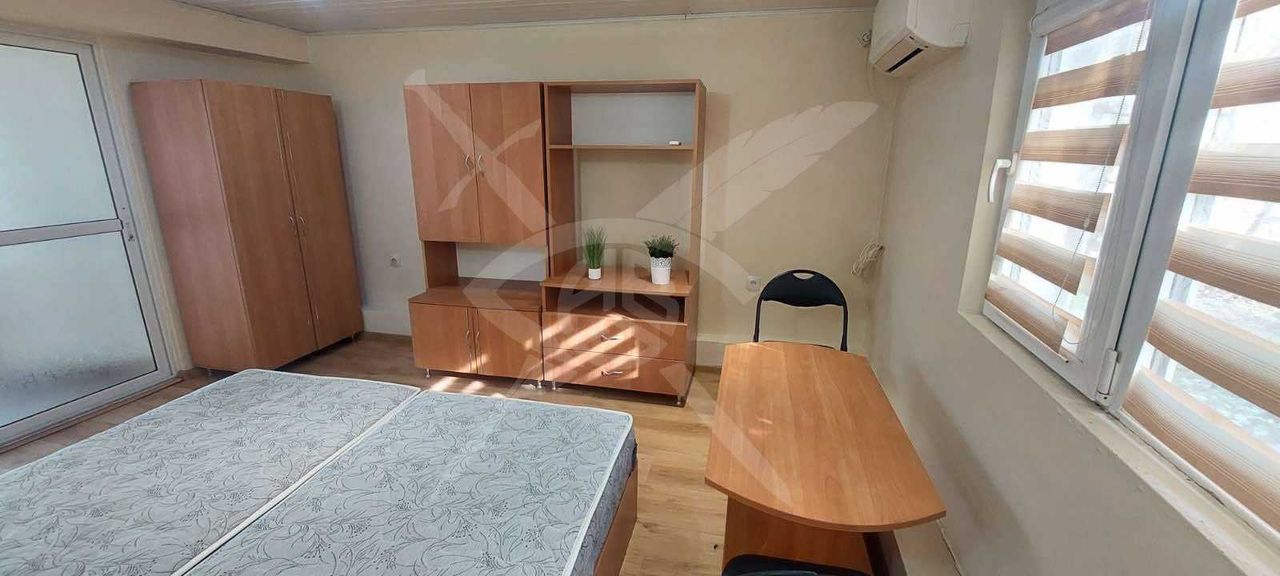 Дава се под наем Едностаен апартамент в Варна, ХЕИ - 30 кв.м за 225 € - Снимка #1