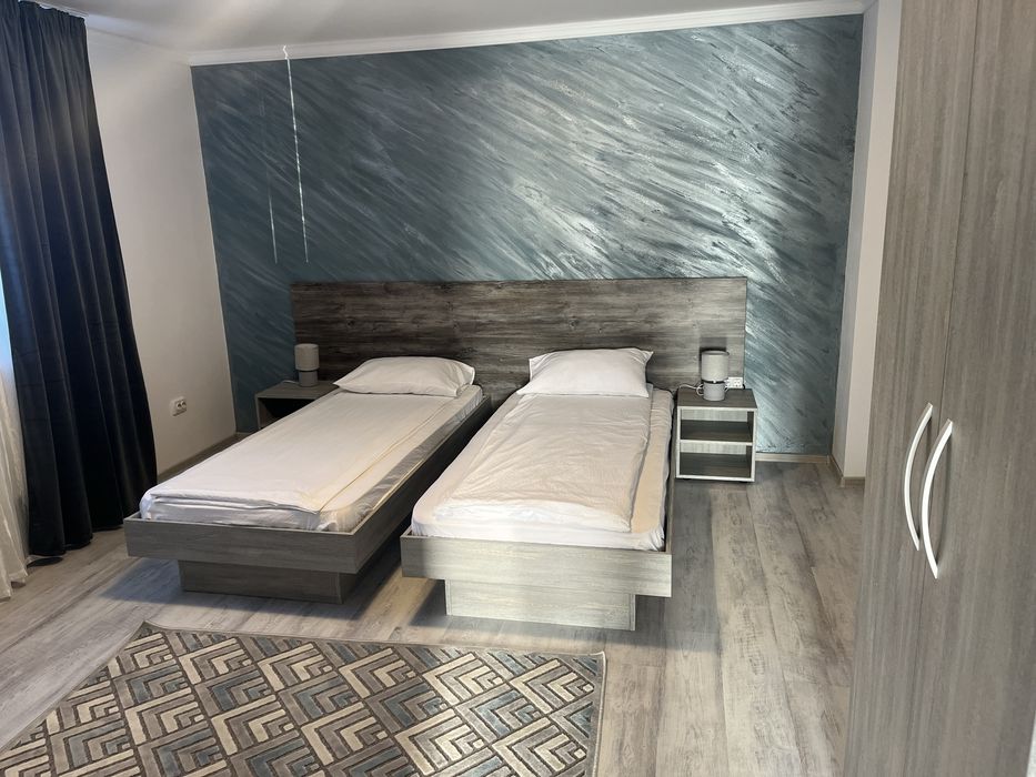 CASA cu 2 camere curte terasa jacuzii 4 persoane .REGIM HOTELIER !