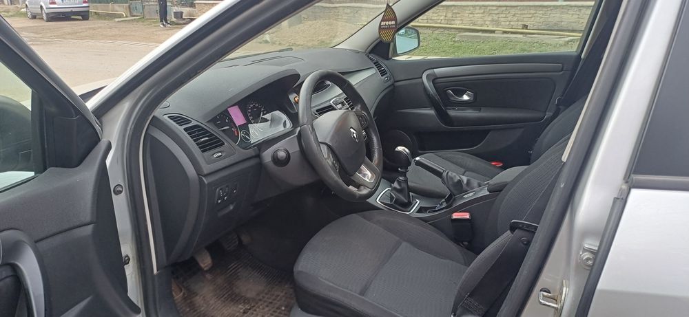 Vând Renault Laguna