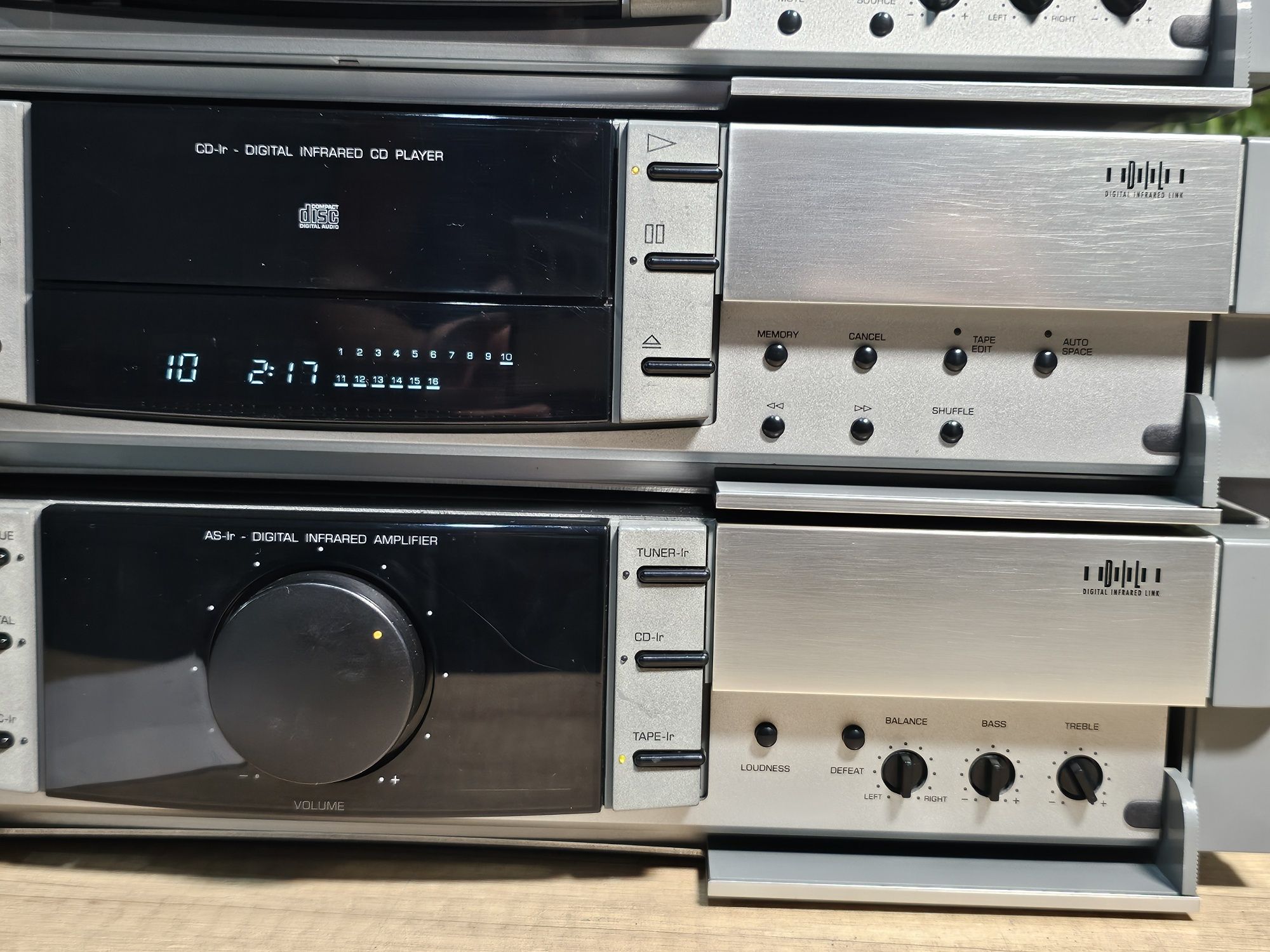 Linie audio FINEARTS ,amplificator deck 3 head, tuner, cd player ,IR