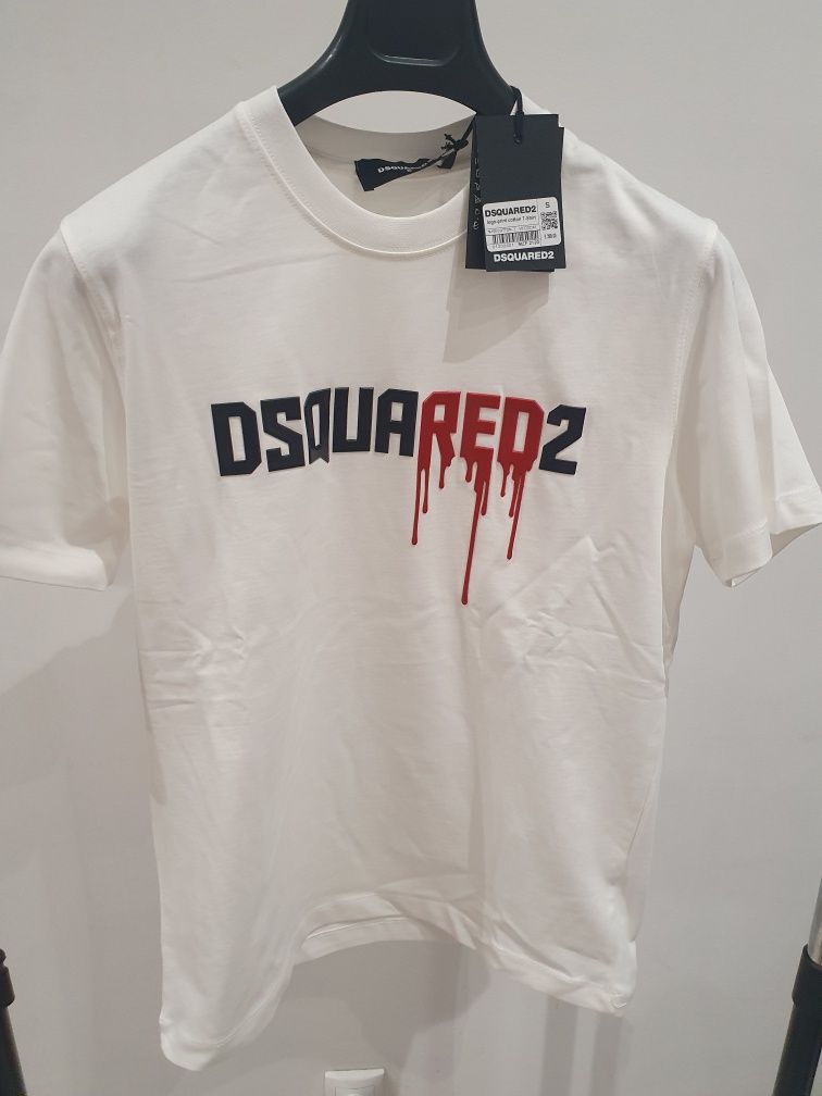 Compleu Compleu Dsquared2  sau 2 Tricouri Dsquared2