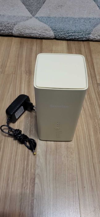 Huawei B618 este un router wireless 4G+ LTE CAT11 liber de retea