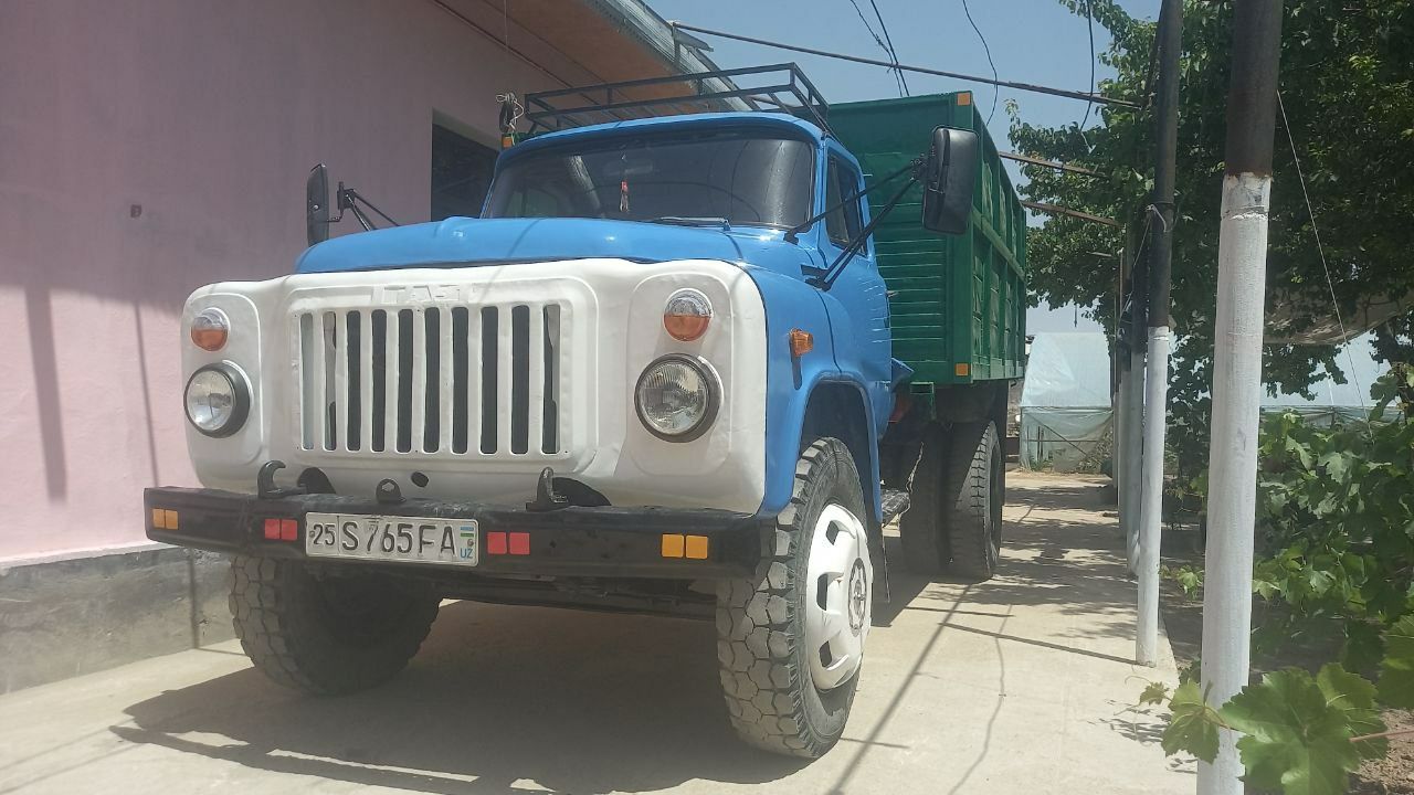 Gaz 53 Samosval sotiladi.
Gaz 53 Yili 1990