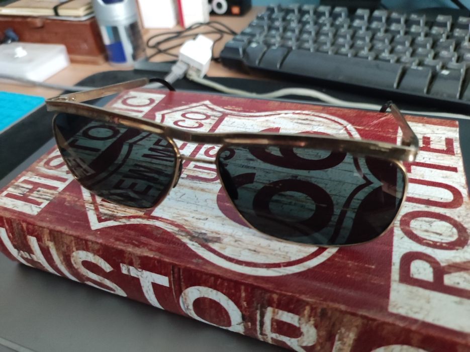 Стилни слънчеви очила