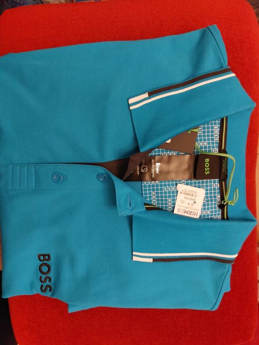 Tricou Hugo Boss cu eticheta