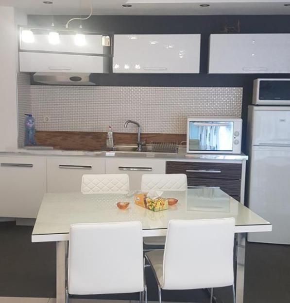 Дава се под наем Двустаен апартамент в Пловдив, Кършияка - 70 кв.м за 500 € - Снимка #2