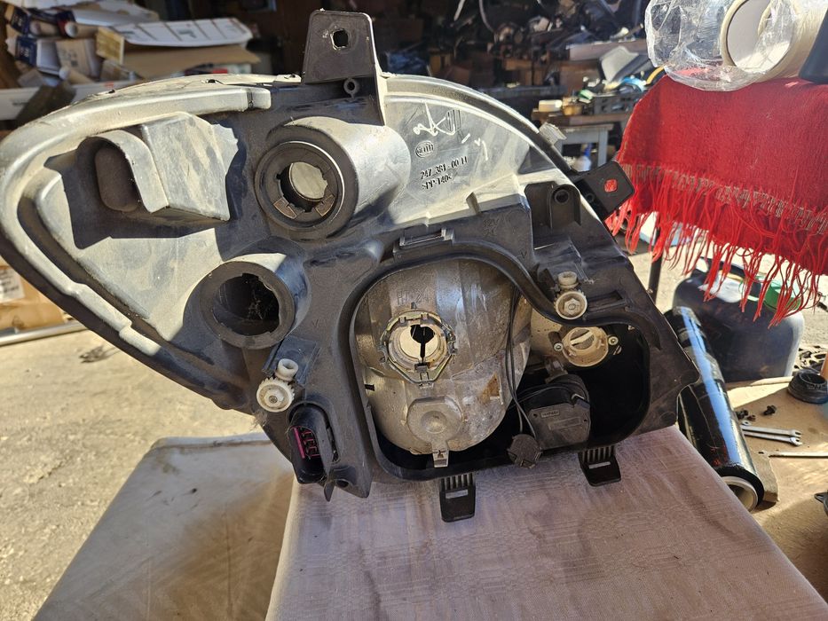 Far stanga Mercedes Sprinter 906 an 2009