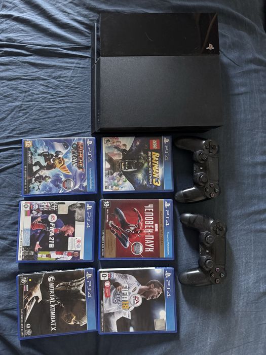 Play Station 4 + 6 дисков в подарок!!!