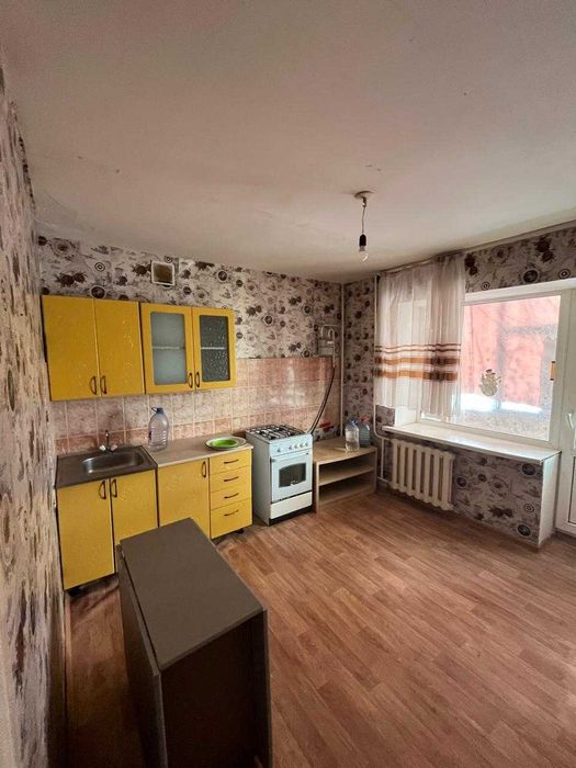 1 комнатная квартира, улучшенная пл-ка, лоджия 6 м, на 3 \5, 6 мкр