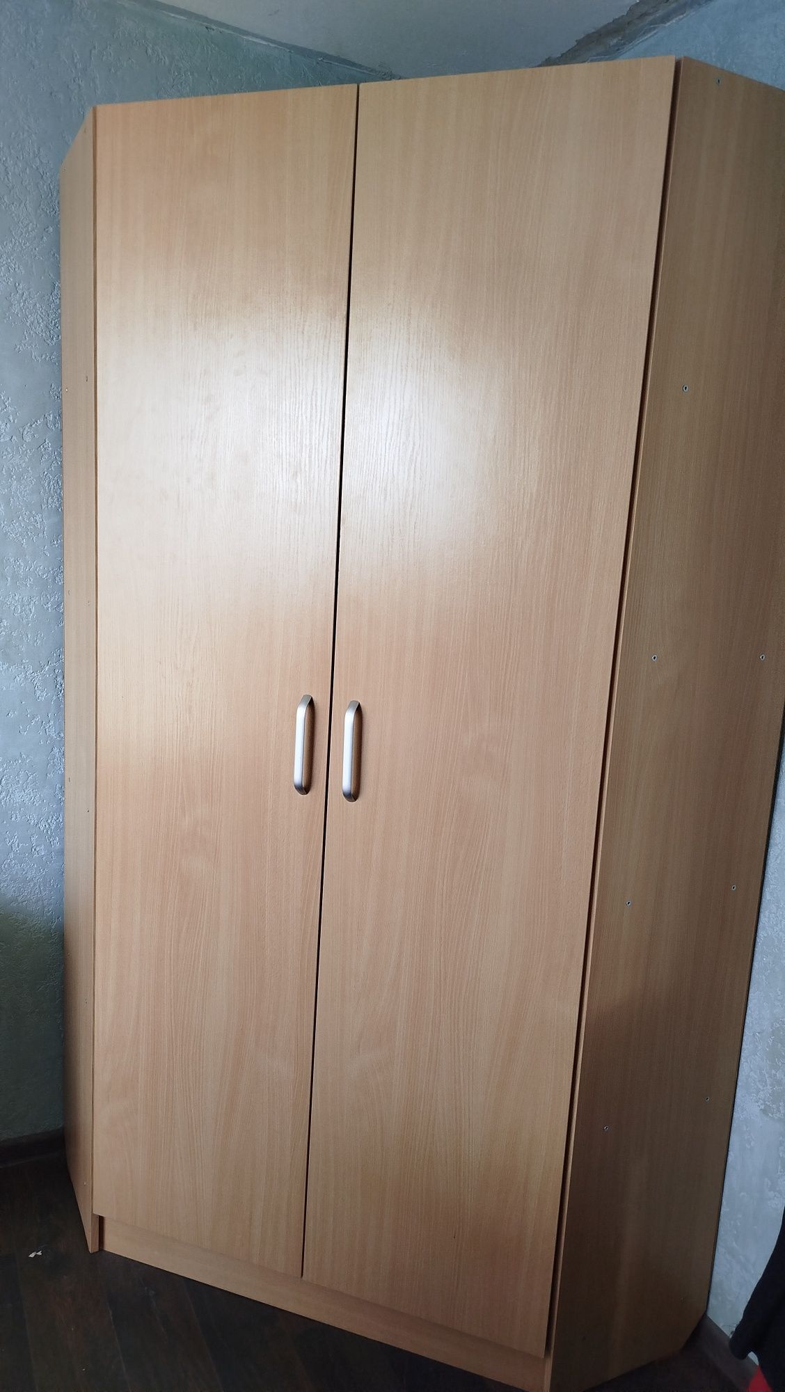 Продам Шкаф угловой
