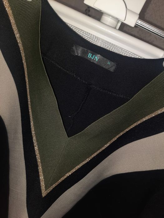 Көйлек сатылады.