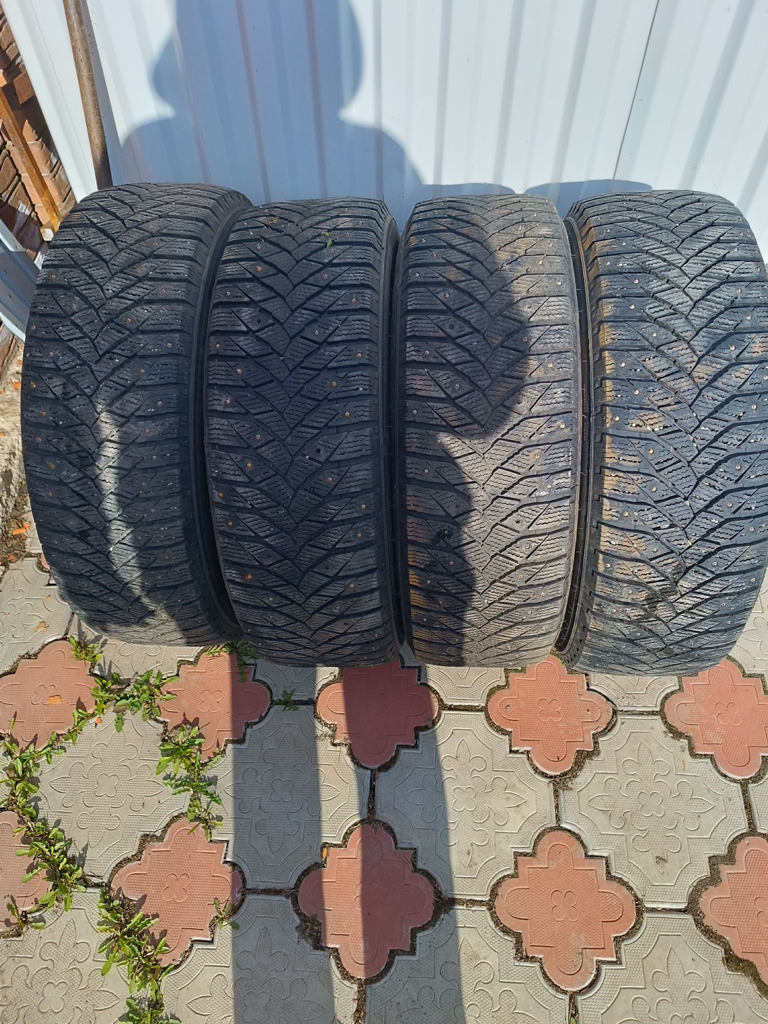 Продам резину зимьнею