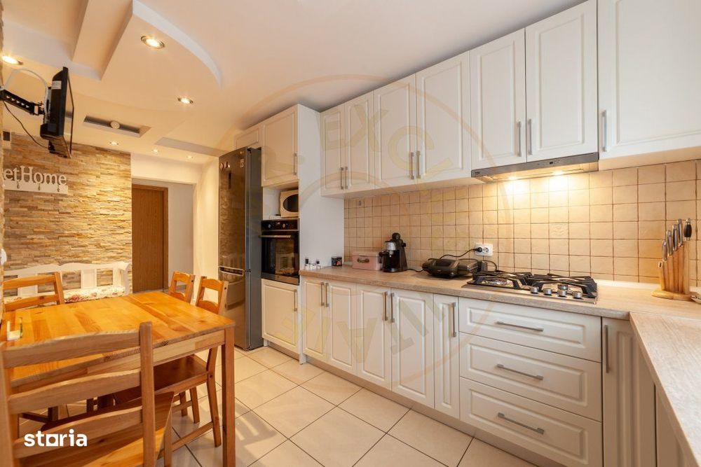 Apartament 3 camere – Auchan Gavana, etaj 3, Pitesti