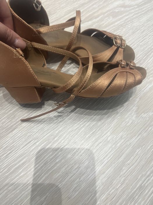 Туфли для бальных танцев