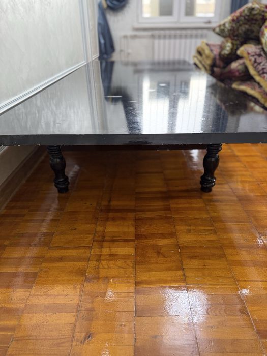 Арзонга стол ва стуллар сотилади