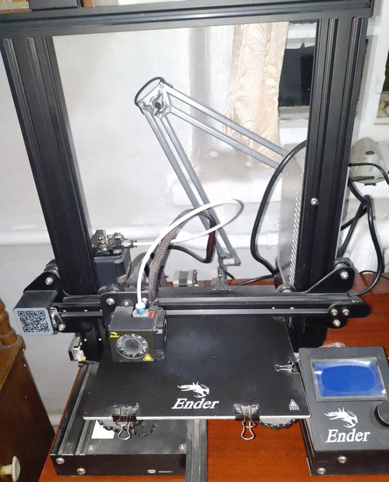 Продам 3д принтер Ender 3