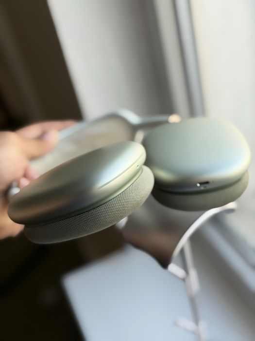 Airpods max lightning в отличном состоянии без коробки оригинал