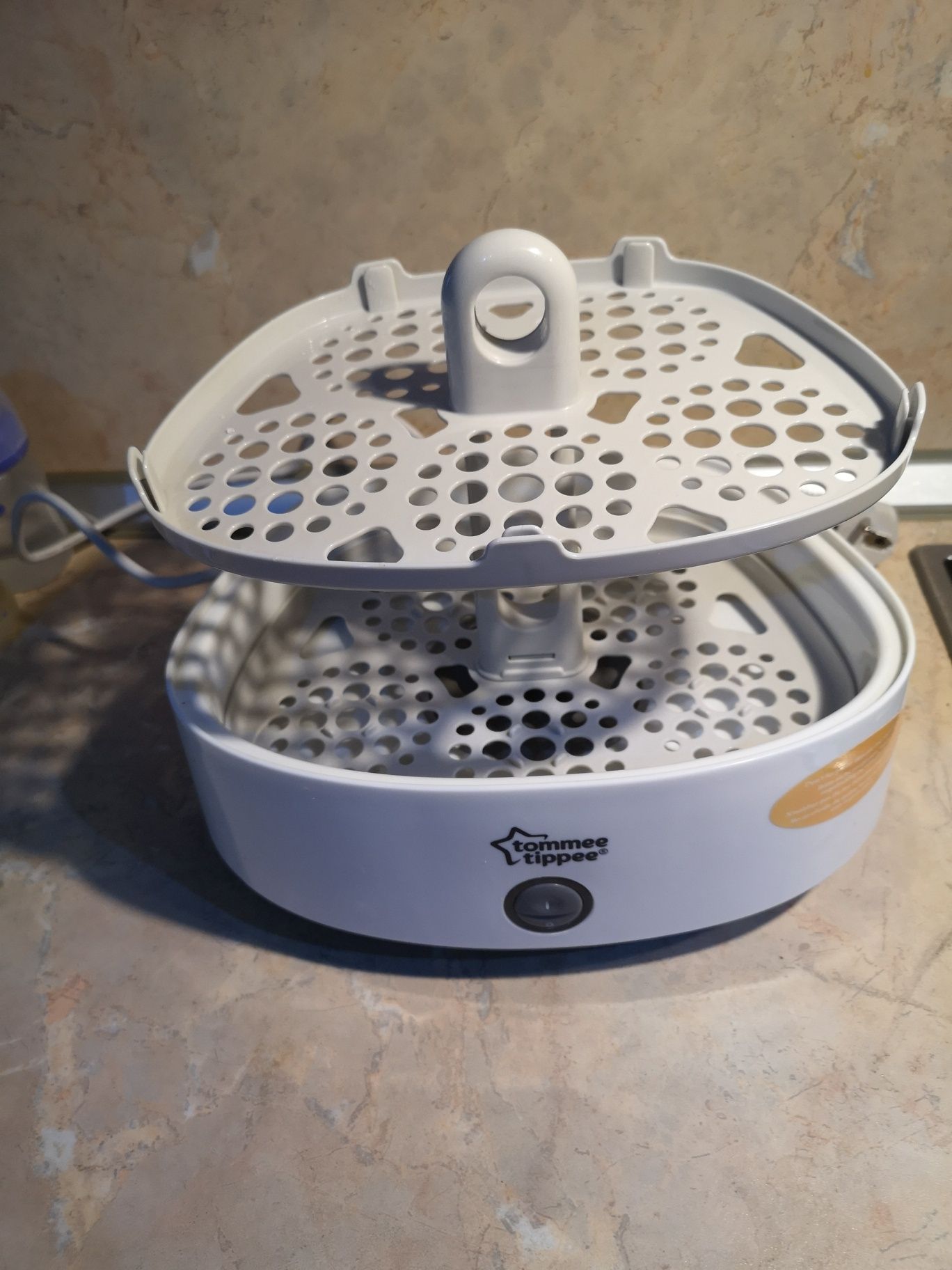 Стерилизатор на Tomee tippee
