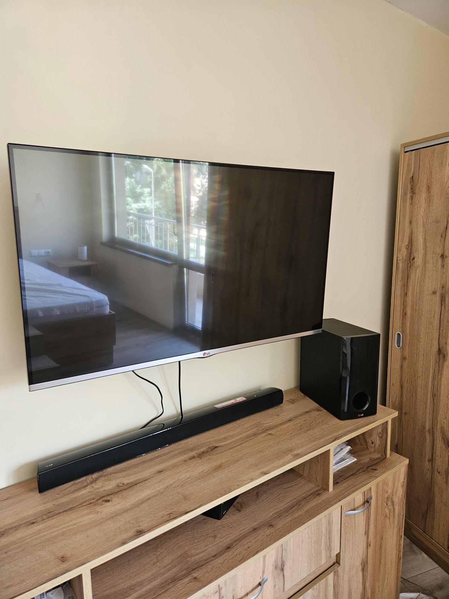 Телевизор LG SMART 3D   43" със саундбар
