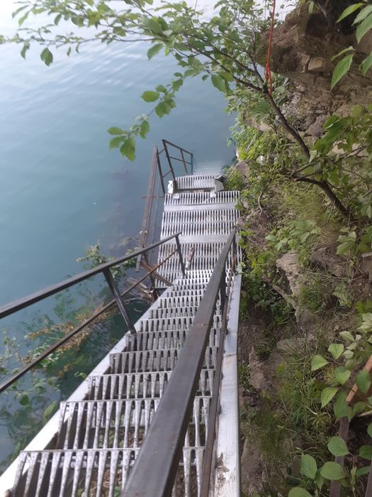 Vindem scări zincate