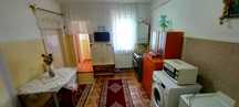 Vând apartament Moinești
