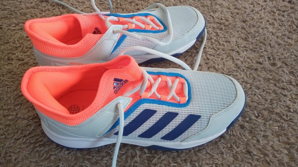 Маратонки Adidas номер 38