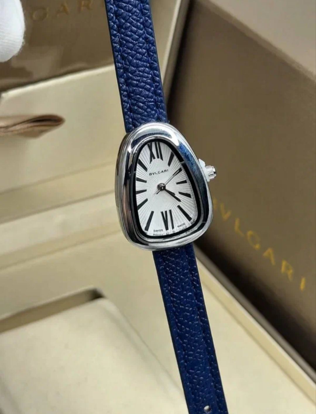 женские наручные часы BVLGARI
