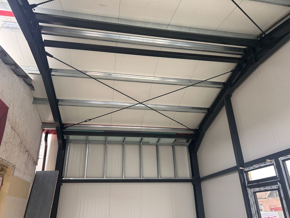 Hale pe structură Metalică/Containere la comandă