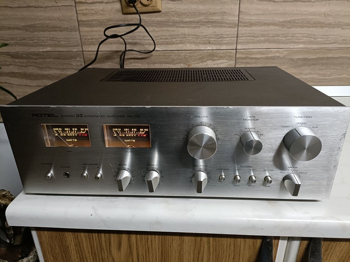 Rotel RA 714, amplificator stereo vintage, 2x50W, perfect funcțional