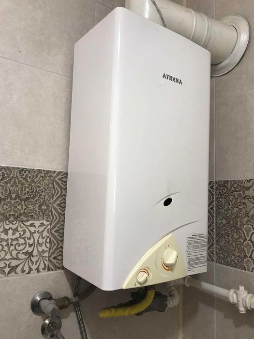 Vând incălzitor pe gaz pentru apă.