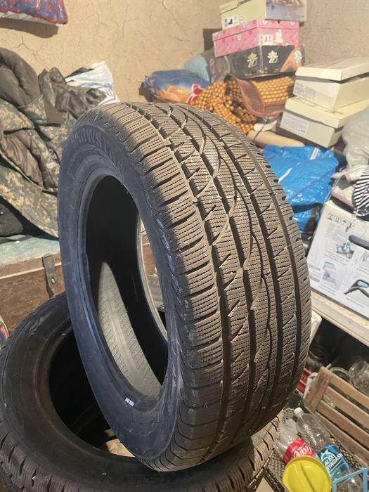 Шины зимные в хорошом состояний 1 сезон исползования
