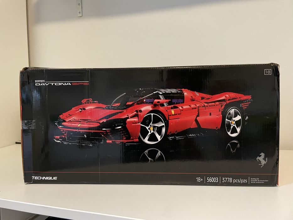 Masina tip lego ferrari daytona