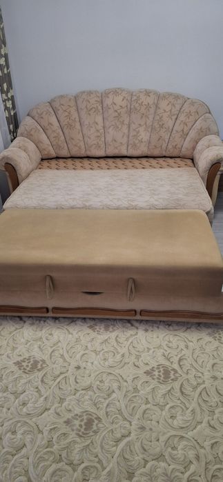 Vand 2 canapele extensibile foarte bune