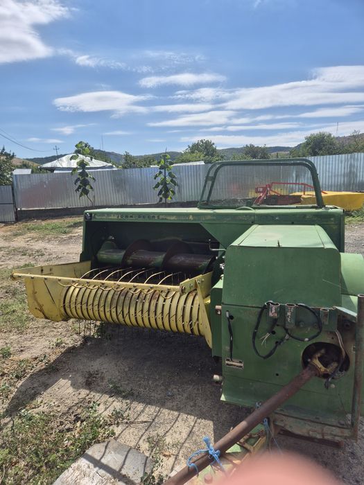 Presă de baloti mici