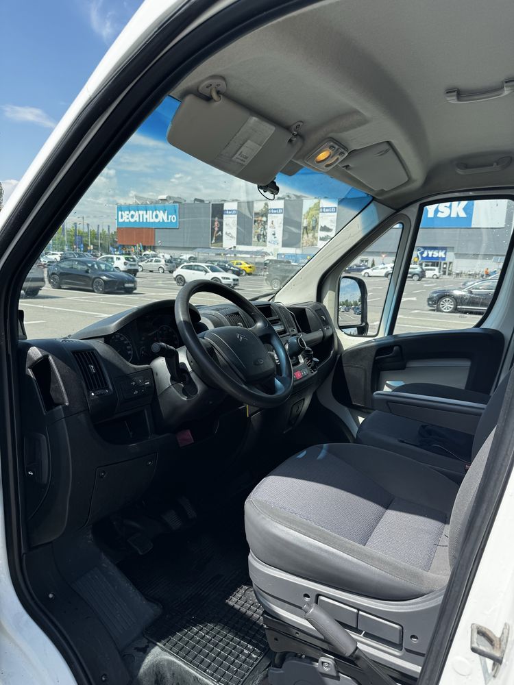 Inchiriez duba / autoutilitara 3.5T se conduce cu B, 250 Ron / zi