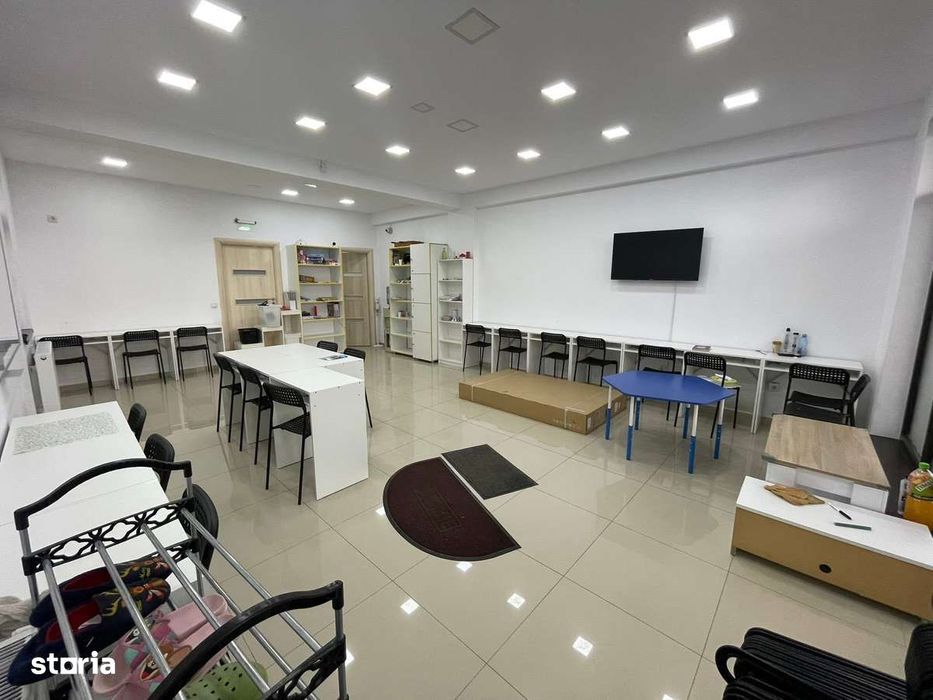 Spațiu comercial modern, parter, 50 mp utili +  2 locuri de parcare