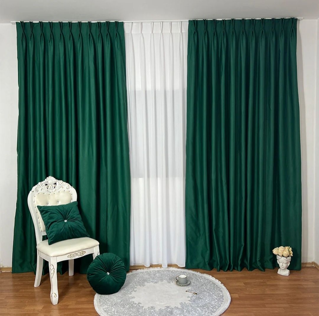 Draperie verde, stare foarte bună