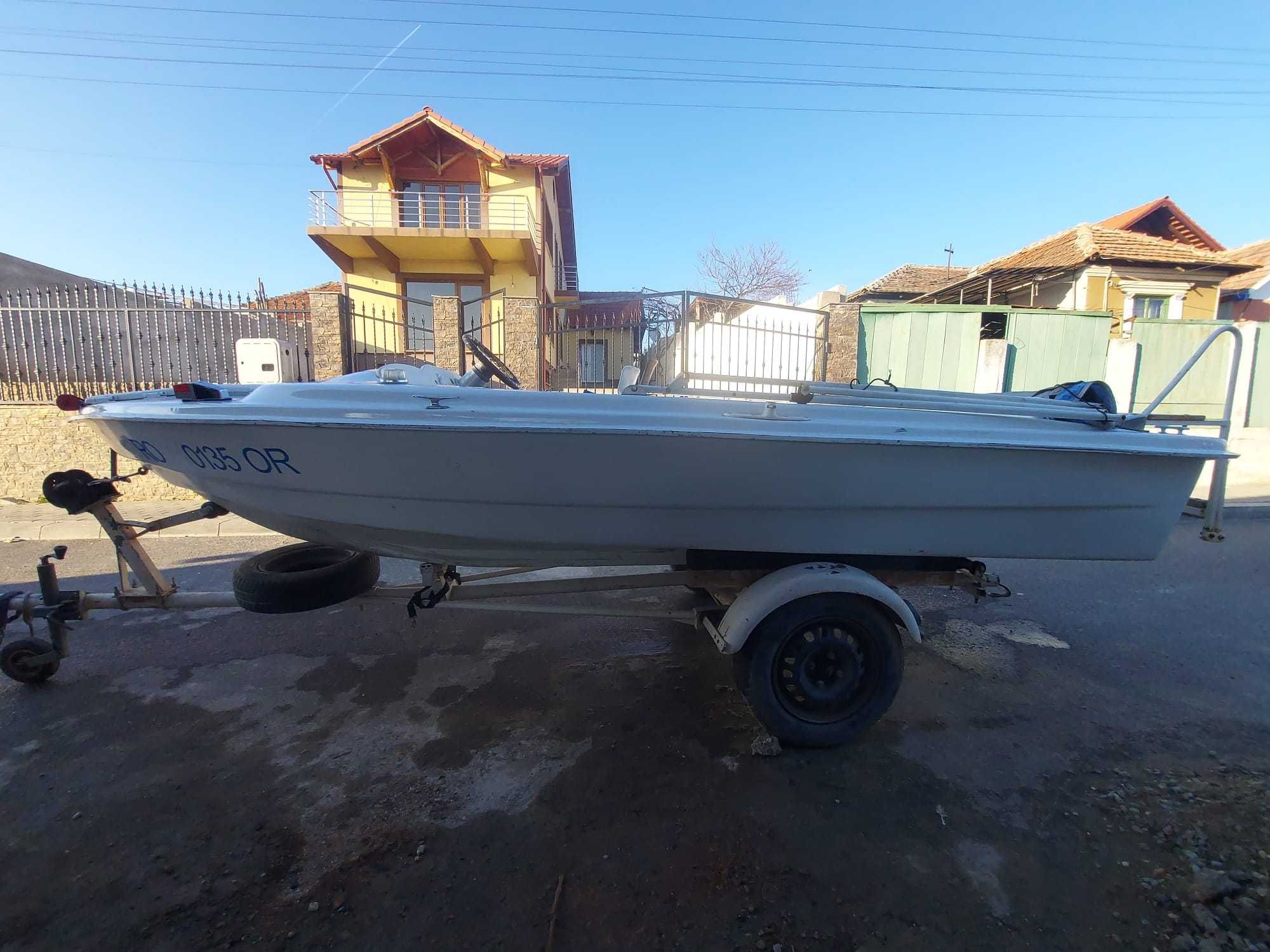 Barca fara motor