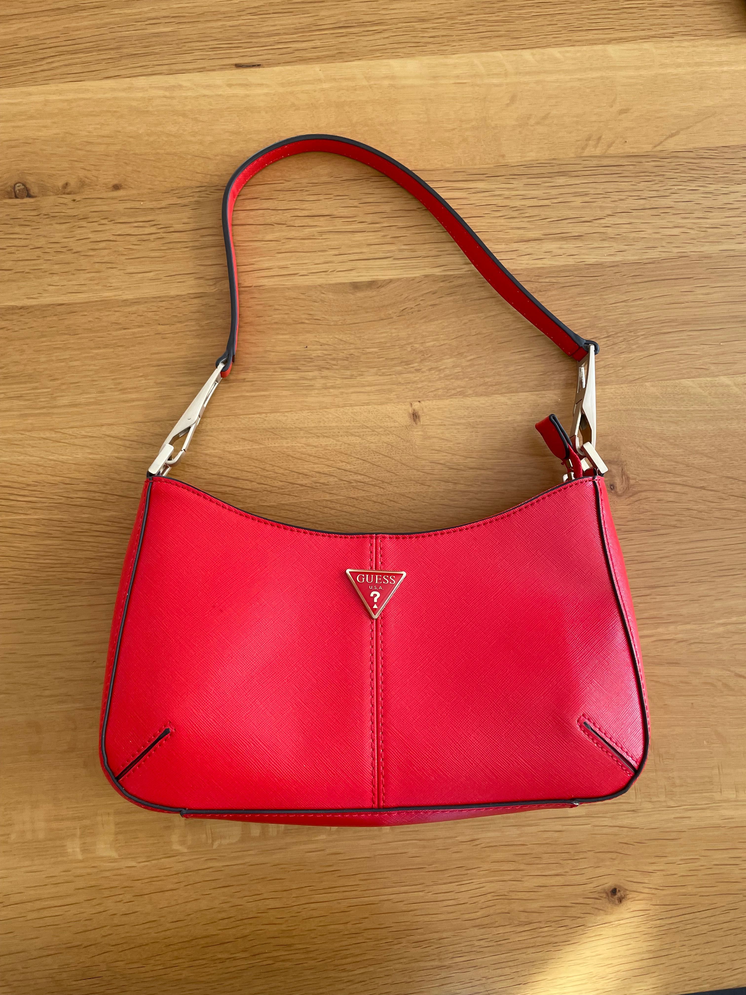 Нова Чанта Guess