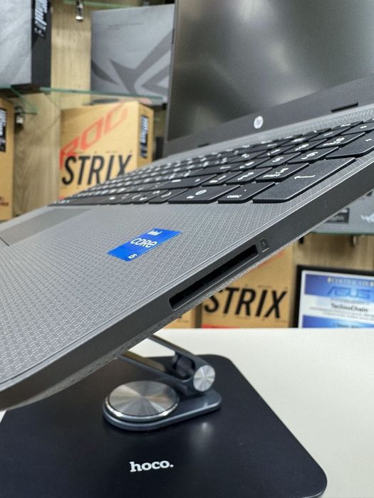 HP 250 G9, Intel core i5, 1235U, 8GB DDR, 512 SSD