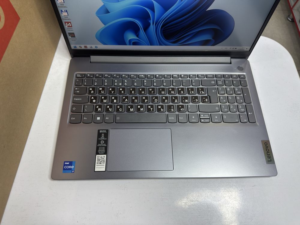 Yangidek i7-13 eng oxirgi avlod H protsessor 16/512 ssd lik full holat