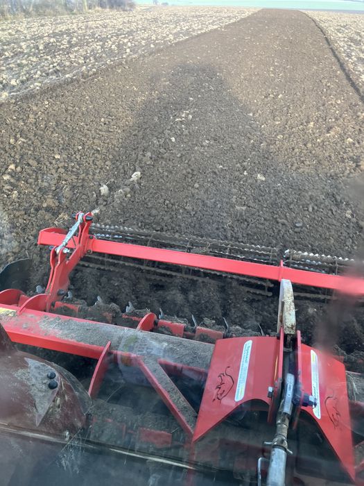 Servicii agricole de arat, pregatit teren