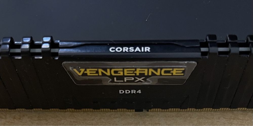Memorie Corsair Vengeance LPX 8 GB, DDR4, 3000MHz.
